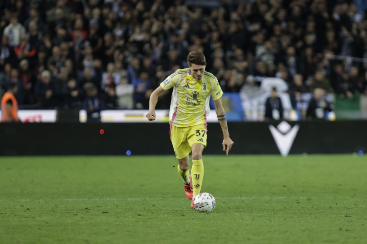 羅馬諾：諾丁漢森林超1500萬(wàn)歐簽下尤文后衛(wèi)薩沃納，正在準(zhǔn)備體檢