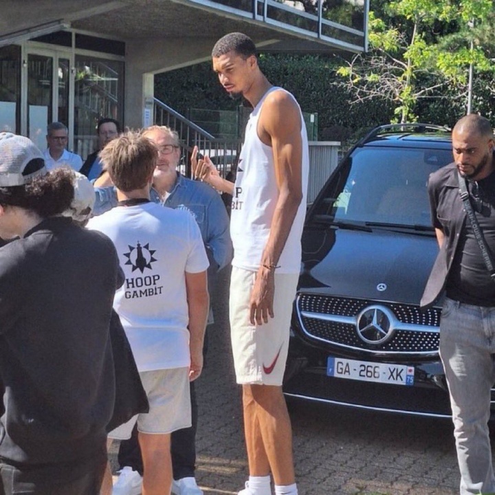 真給他練出來(lái)了??美媒曬文班增肌成功：聯(lián)盟準(zhǔn)備大結(jié)局了！