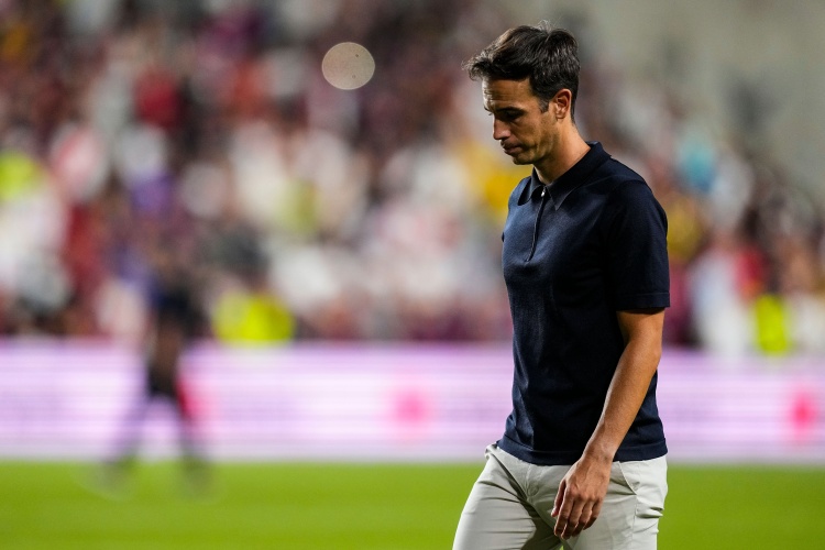 巴列卡諾主帥：對(duì)巴薩我們更接近勝利，VAR介入讓球員和裁判困擾