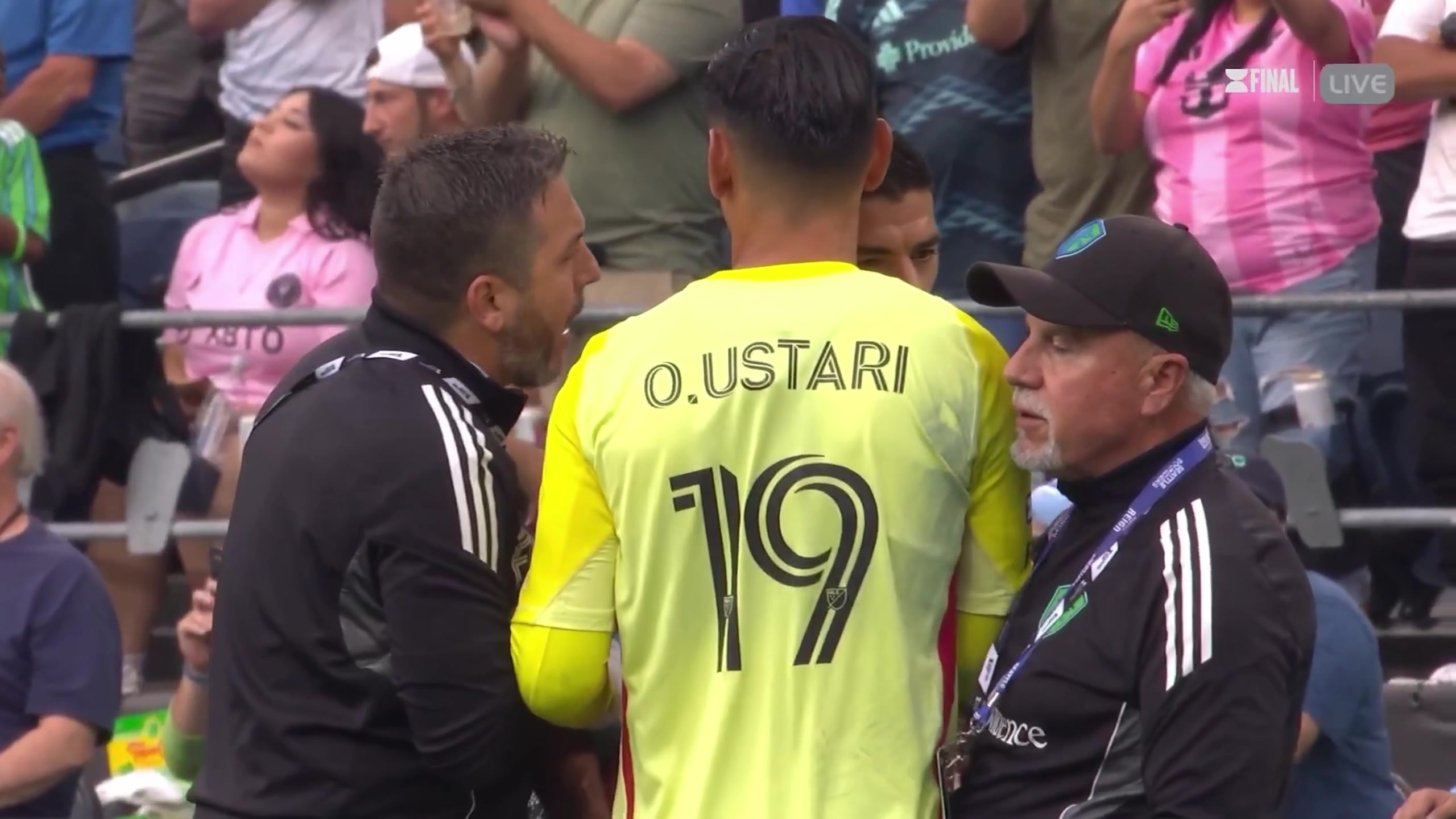 追夢和巴特勒訓練后喊話：勇士這賽季會拿下冠軍！庫里：????