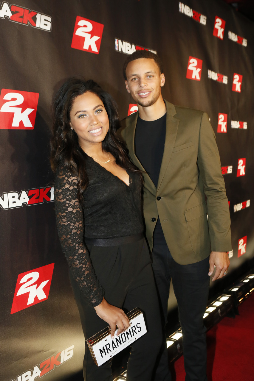 夸梅：庫(kù)里的錯(cuò)在于找了不愛(ài)自己的女人 她會(huì)分走你一半財(cái)產(chǎn)