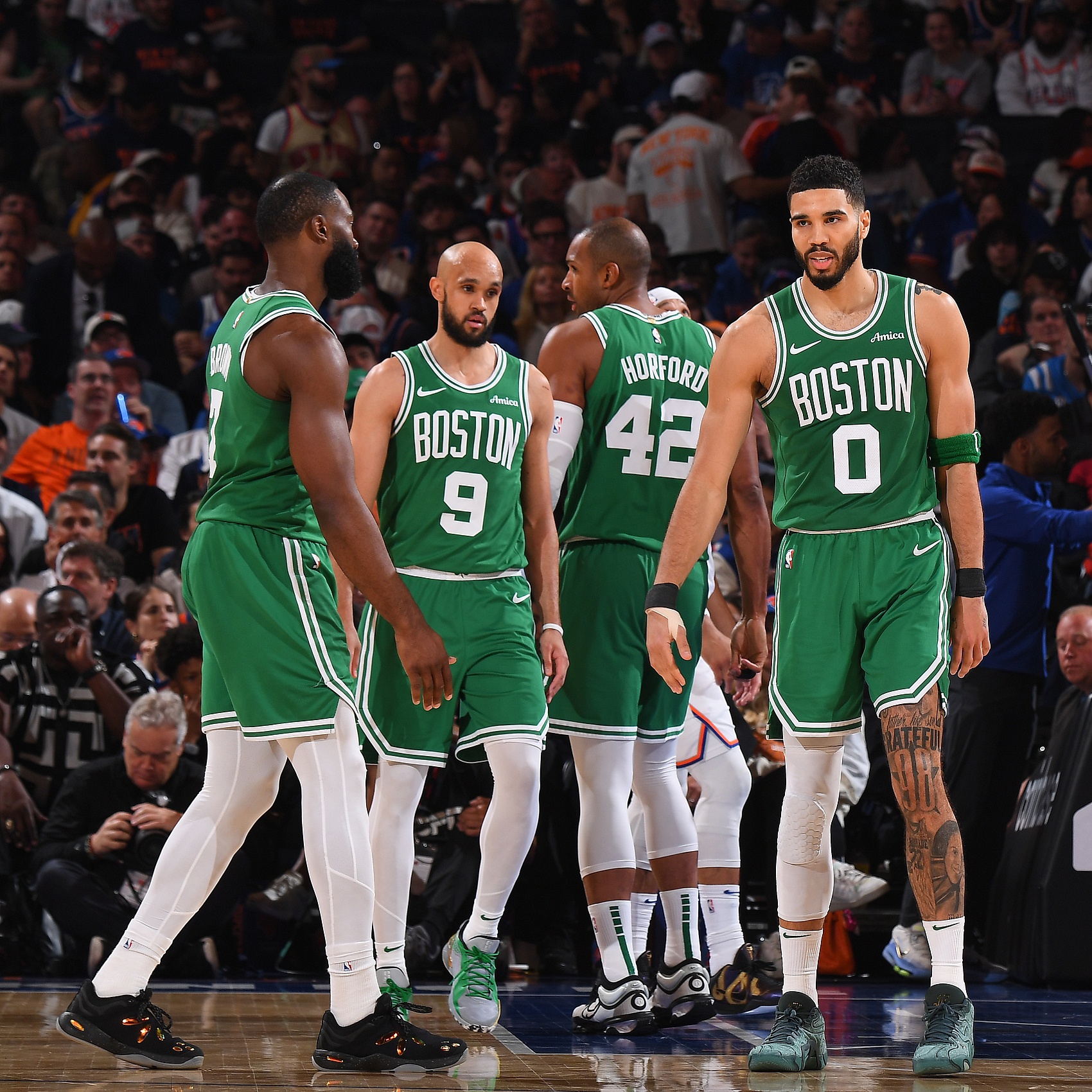 皮爾斯：綠軍一直有浪費(fèi)比分領(lǐng)先問題 球隊(duì)打法成也三分?jǐn)∫踩? 
                                         class=