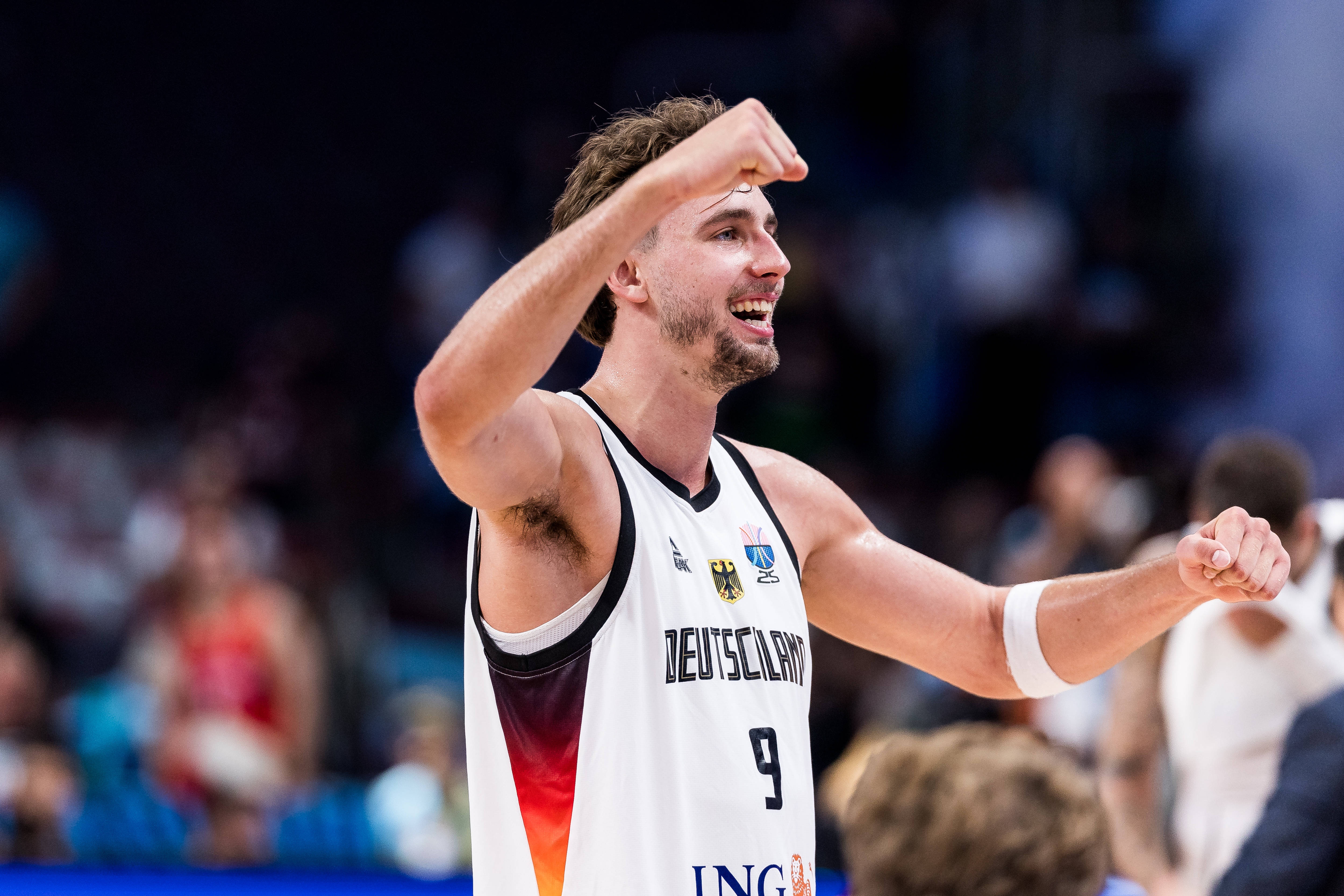 迅速調(diào)整！小瓦格納次節(jié)獨得15分 半場13中6砍最高20分