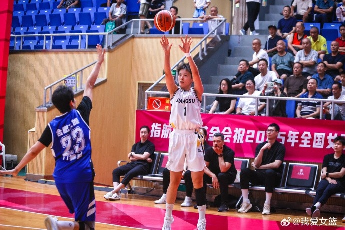 全國女籃錦標(biāo)賽武漢賽區(qū)第4日綜述：江蘇四戰(zhàn)皆勝提前鎖定8強