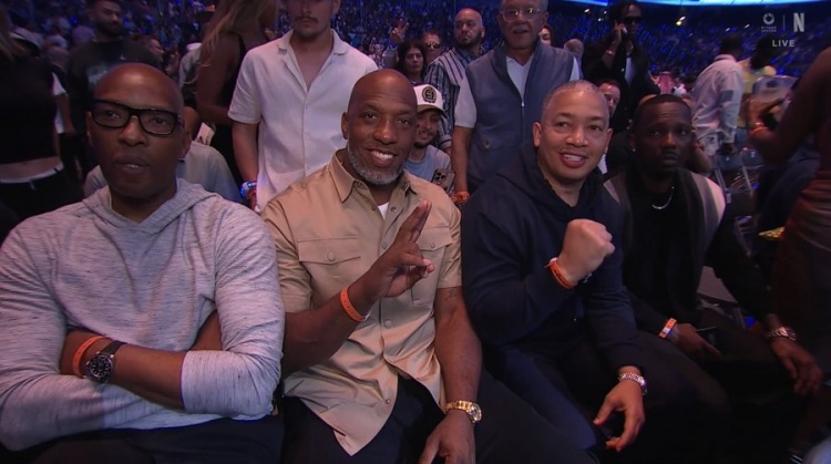 拳壇世紀(jì)之戰(zhàn)！富保羅&泰倫-盧&比盧普斯觀戰(zhàn)克勞福德VS阿瓦雷茲