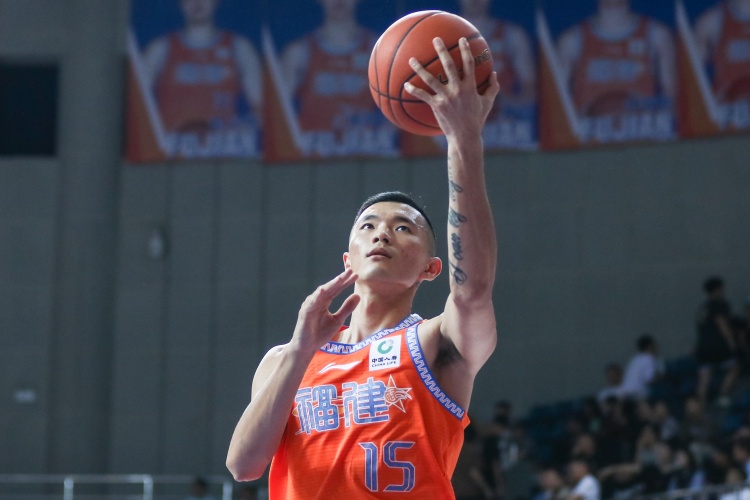 濟(jì)南時(shí)報(bào)：夏季聯(lián)賽東營站山東男籃2勝1負(fù) 陳林堅(jiān)“完美”融入