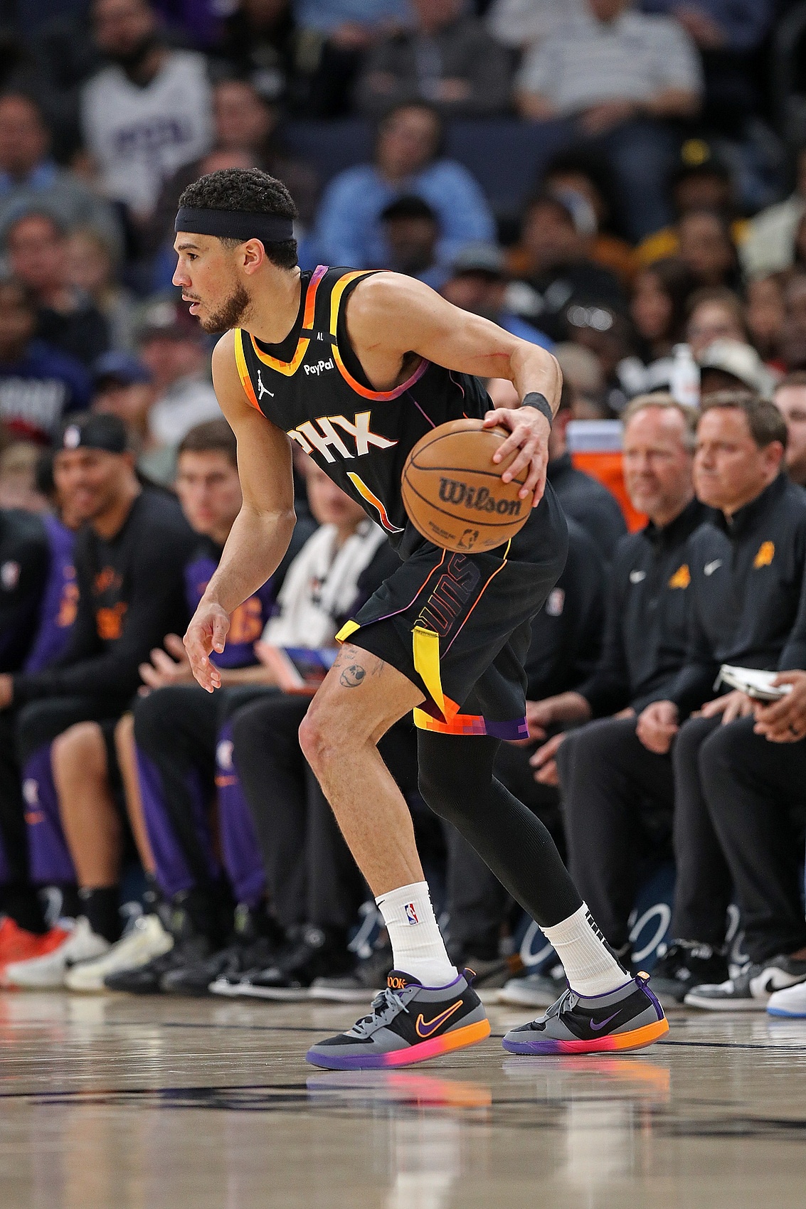 拉塞爾：布克選秀時幾乎不會運球 而現(xiàn)在甚至都被比作科比了