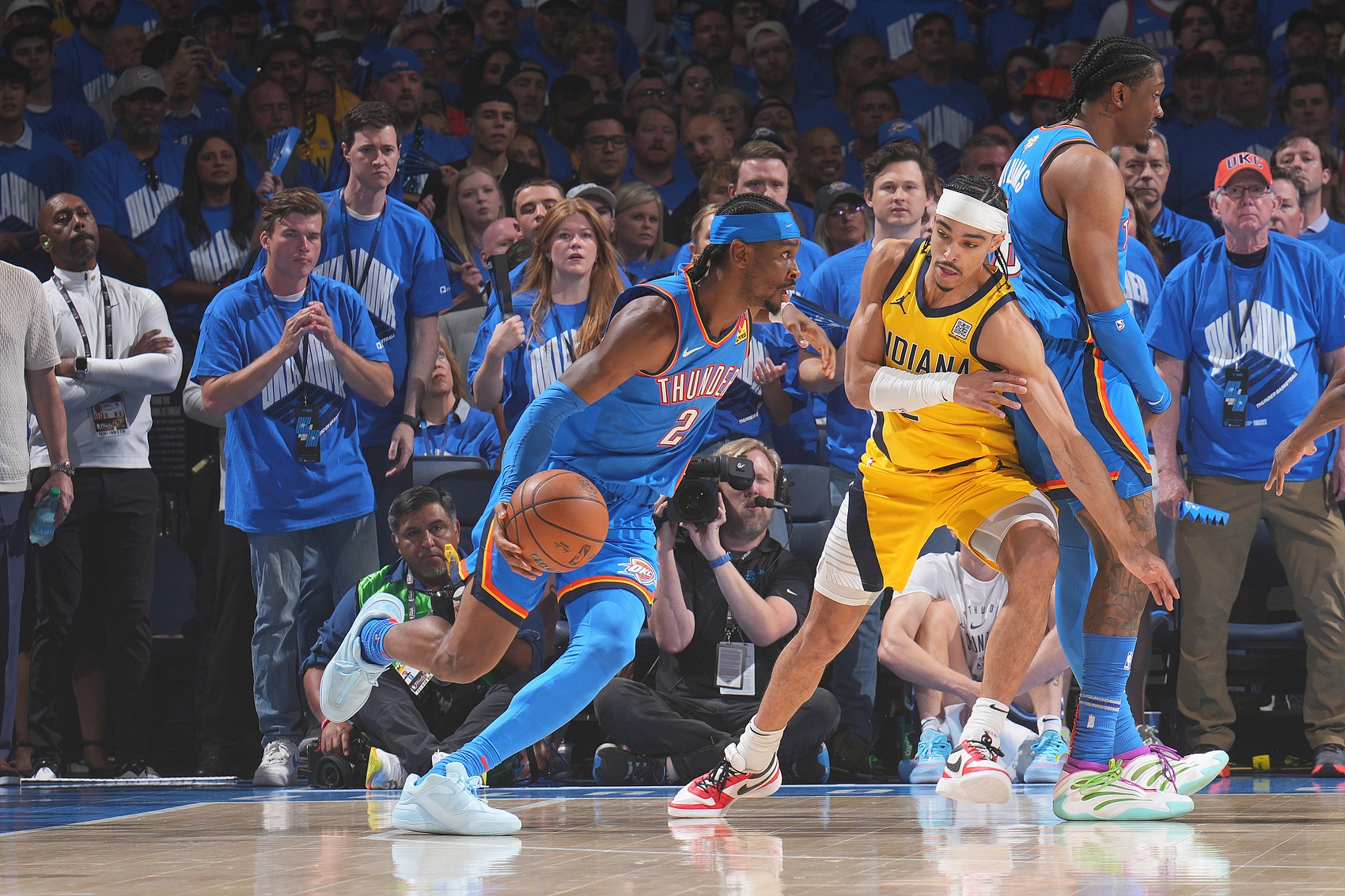 戈貝爾：一支球隊要走的遠 團結很重要 上賽季步行者雷霆就是如此