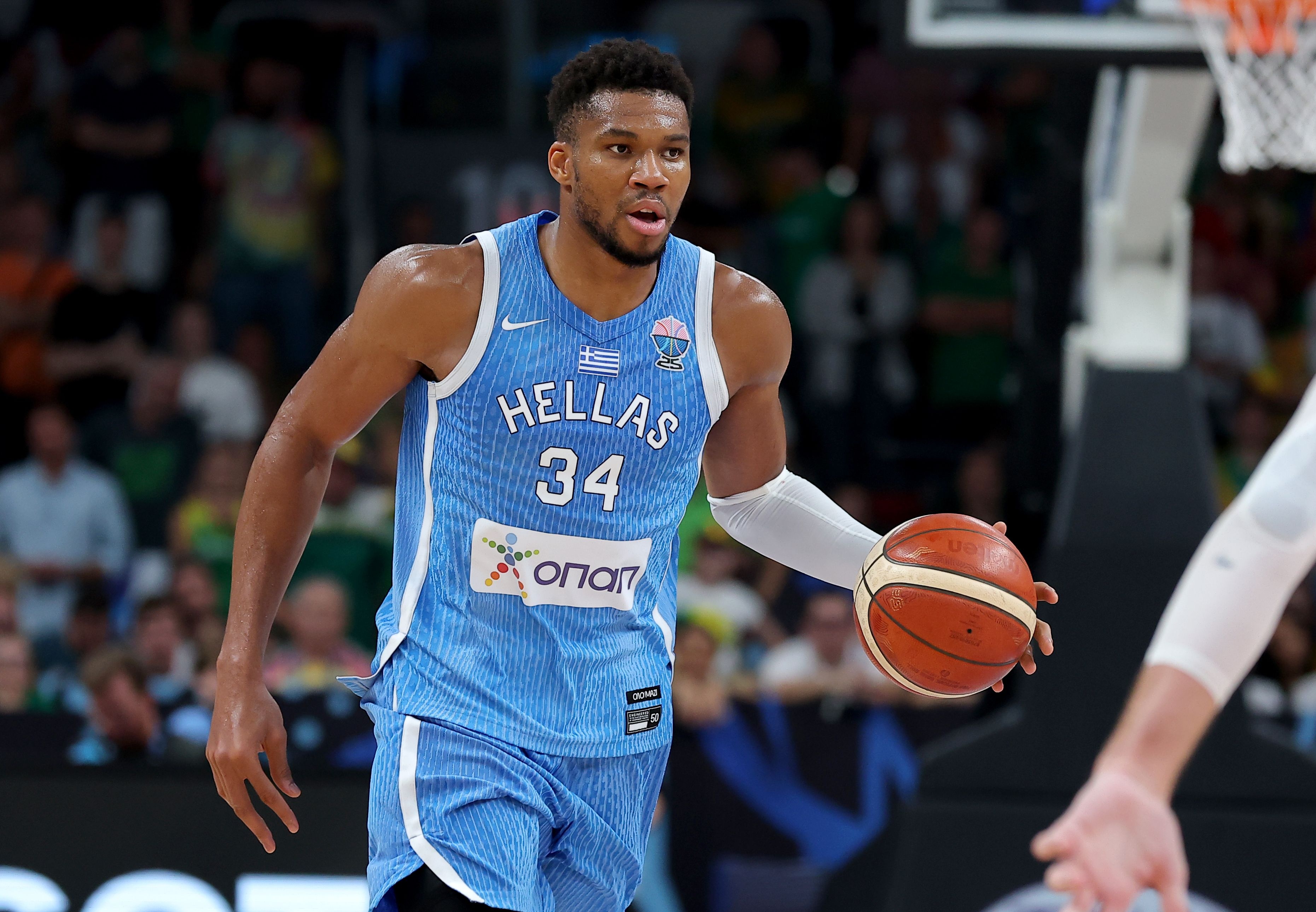 沖擊力十足！字母哥半場(chǎng)罰球11中8拿下16分8板4助2帽