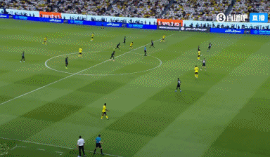 失良機(jī)！C羅單刀機(jī)會(huì)，射門(mén)被對(duì)方門(mén)將擋出