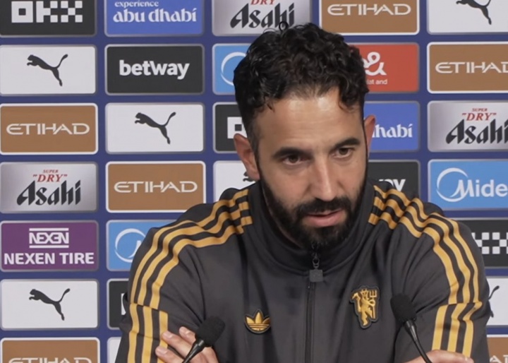 阿莫林：戰(zhàn)術(shù)沒有問題，踢阿森納時讓B費(fèi)踢雙中場也踢得不錯