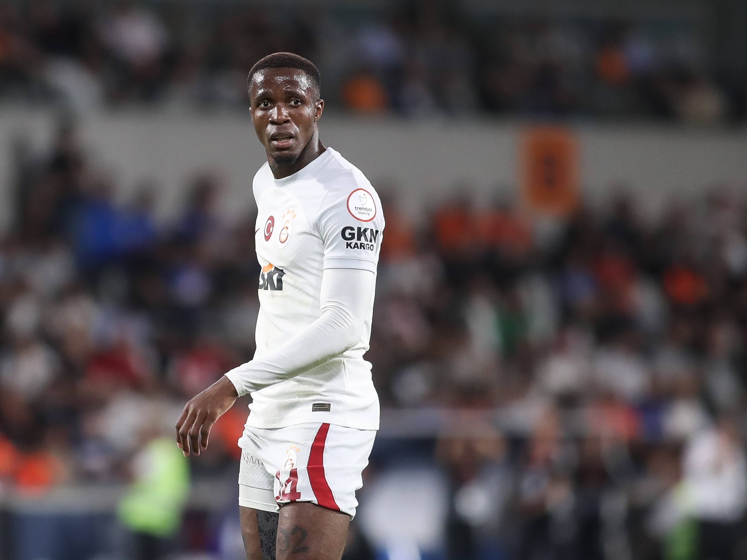 郵報(bào)：扎哈控股球隊(duì)被迫花1萬鎊，來清理因游客露營產(chǎn)生的垃圾