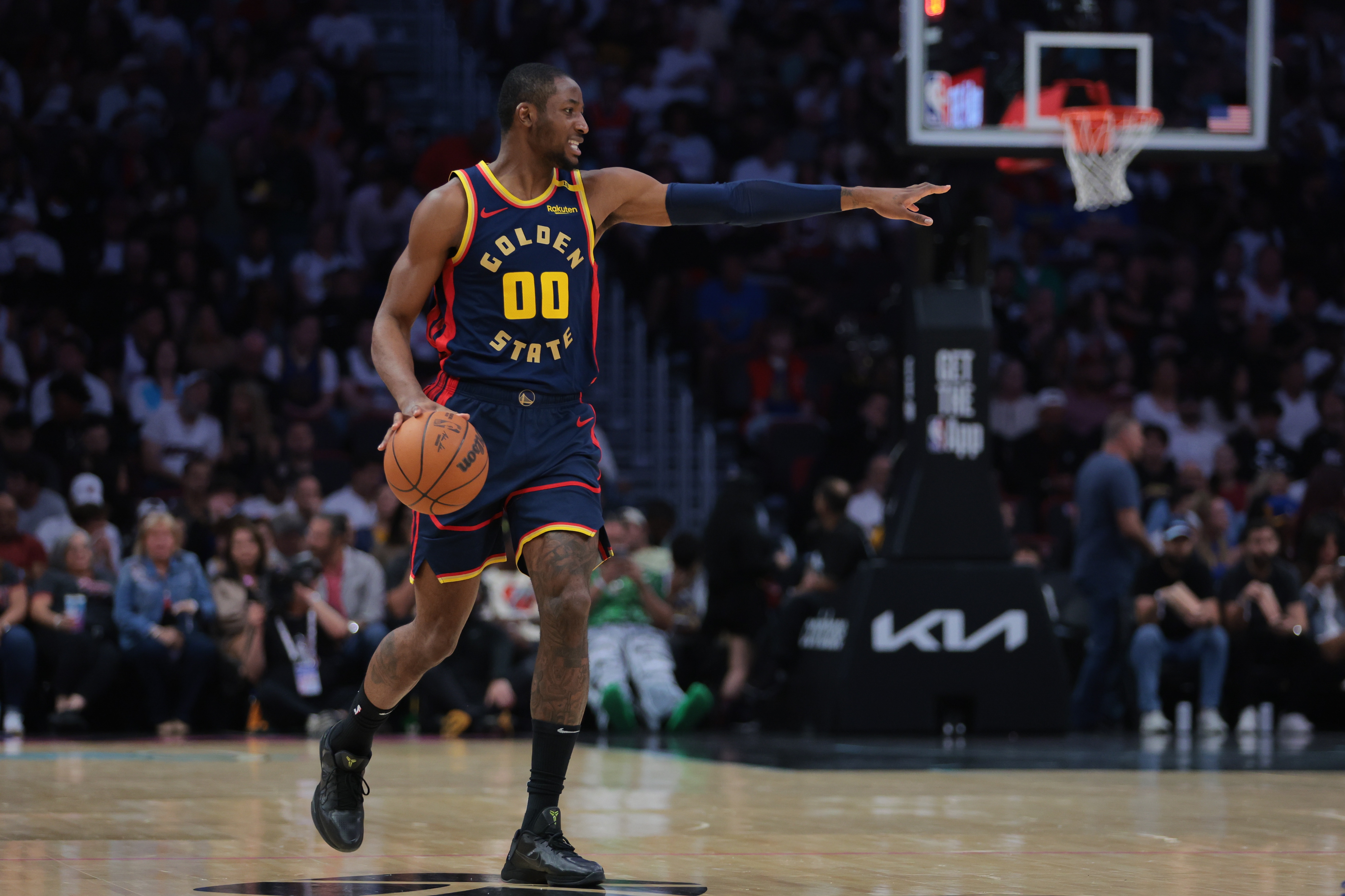 Shams：上周勇士報(bào)價(jià)3年7520萬(wàn)+球隊(duì)選項(xiàng) 庫(kù)明加拒絕+不想加選項(xiàng)