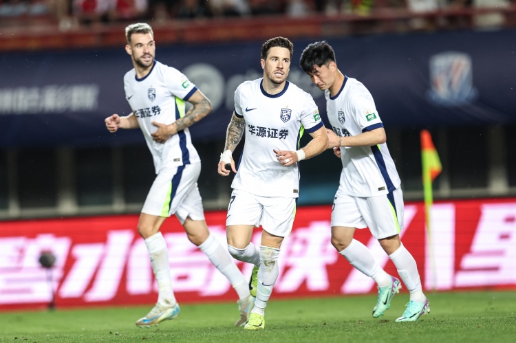 足球報(bào)：武漢三鎮(zhèn)今年不欠薪，俱樂部正在推動(dòng)股改事宜