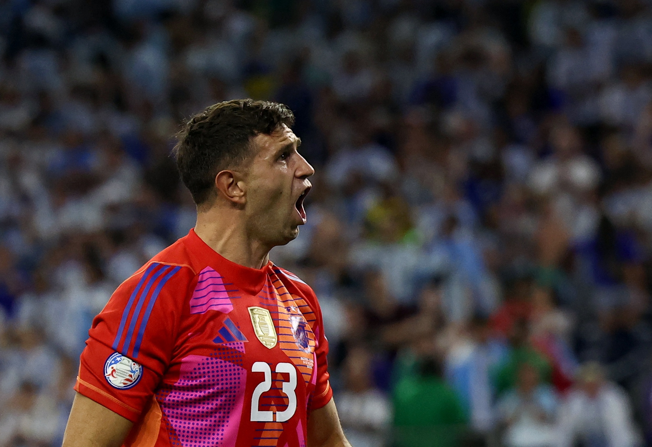 斯基拉：加拉塔薩雷8月曾與大馬丁達協(xié)議，但維拉拒絕了報價