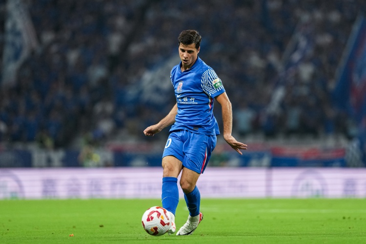 記者：申花這整體打得一般，特謝拉個(gè)人能力還是鶴立雞群的