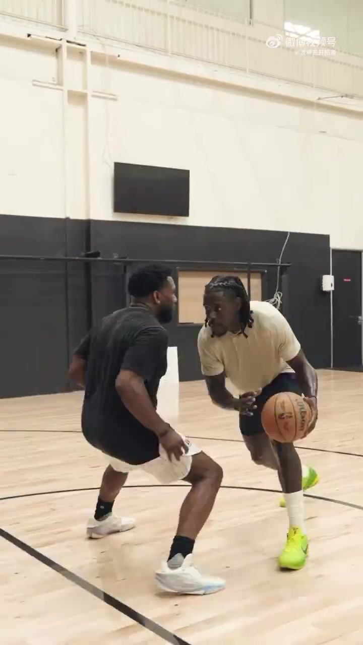 朱哥干貨教學(xué)！霍勒迪教你如何擠開投籃空間 命中跳投