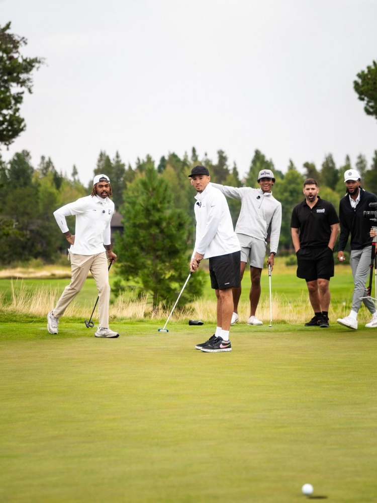 拉塞爾組織高爾夫比賽！布克&克里斯蒂&以賽亞-喬等人參賽！