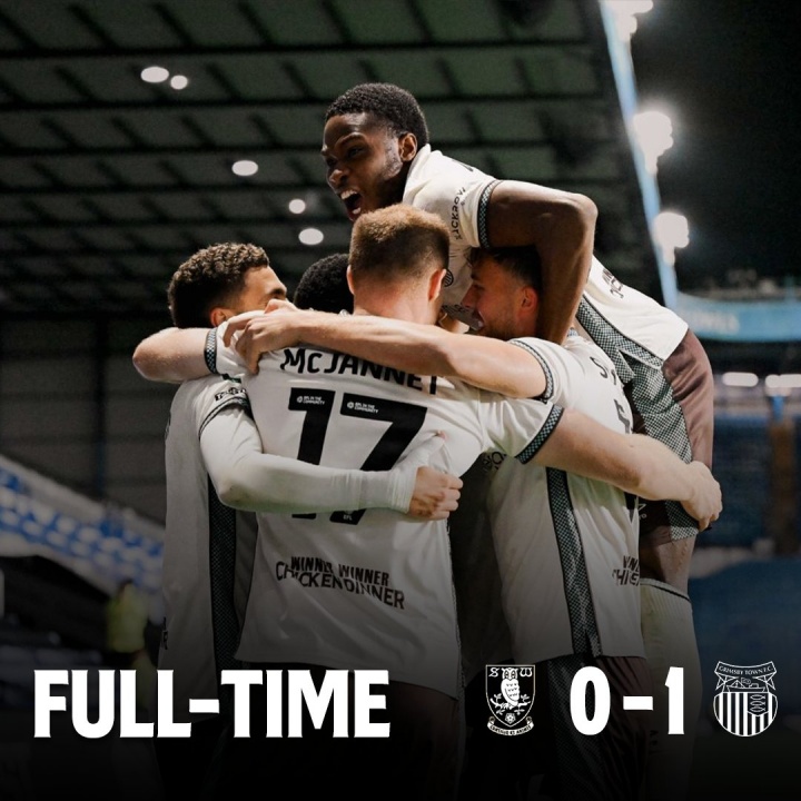 殺入16強(qiáng)！英乙格林斯比連斬英超曼聯(lián)+英冠謝周三，進(jìn)聯(lián)賽杯16強(qiáng)