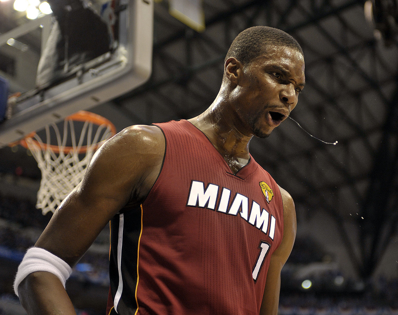 波什和妻子被原助理告上法庭 被指控縱容親屬性騷擾&包庇施暴者