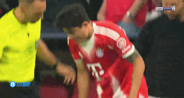 拜仁半場換人，金玟哉換下塔