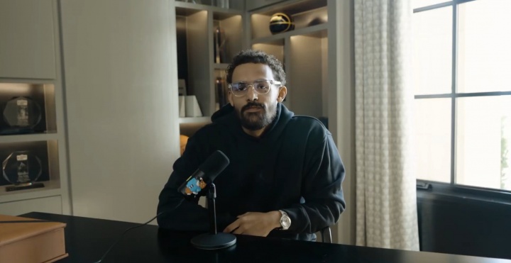 不配和你講話？特雷-楊回?fù)糌惛ダ黑A附加賽鬧麻了 跟奪冠了一樣