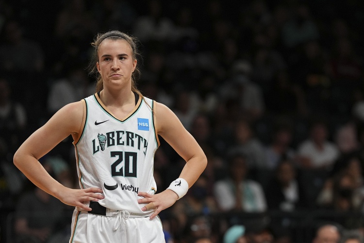 快找回準星！約內(nèi)斯庫季后賽前2場三分球合計20中4 命中率僅20%