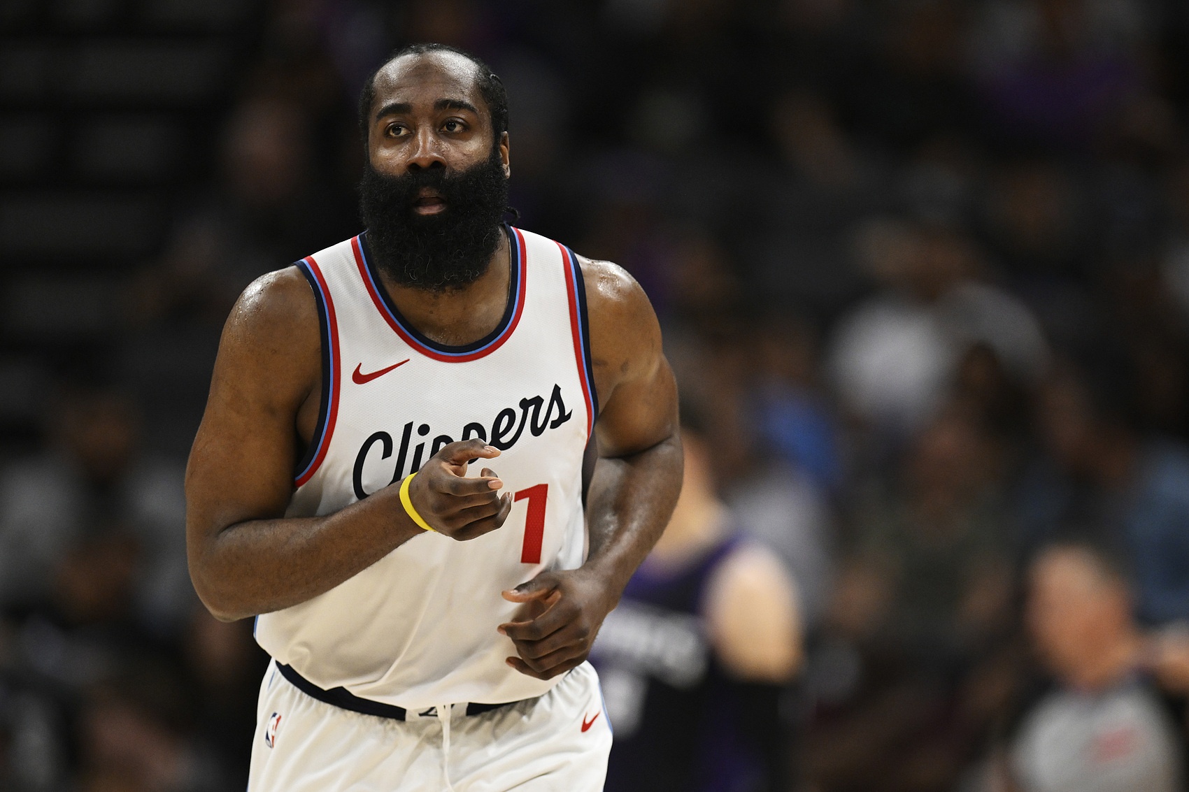 貝弗利：哈登的比賽沒(méi)有弱點(diǎn) 他能攻筐&罰球&投三分&組織