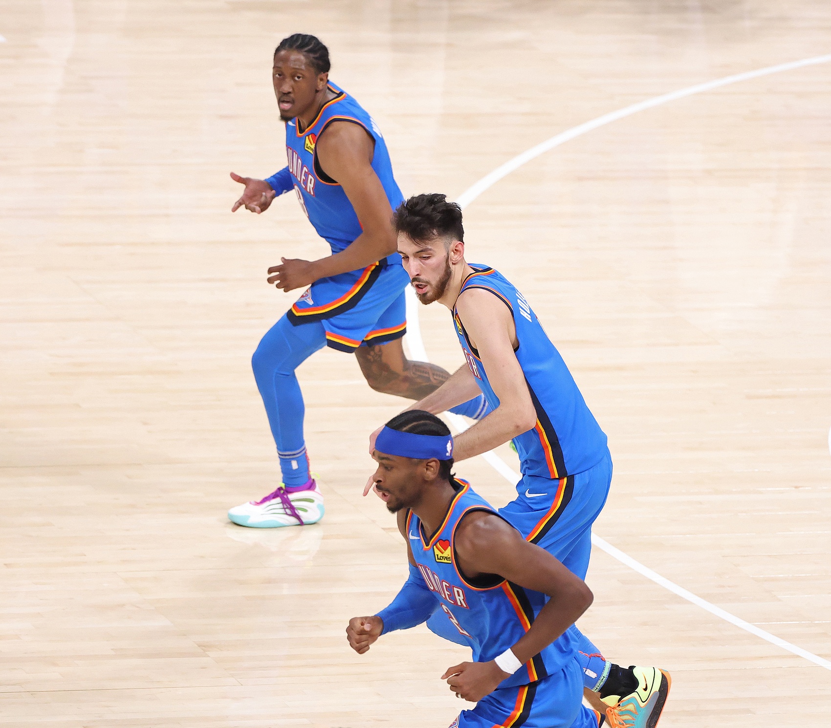 美記統(tǒng)計各隊今夏至今花錢情況：雷霆8.07億居首 火箭第5 勇士零