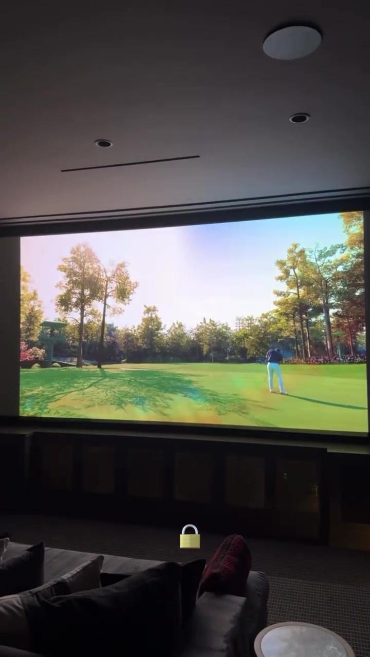 線上線下愛不釋手！詹姆斯曬自己玩高爾夫大師賽游戲畫面