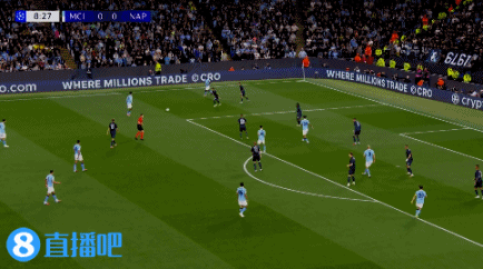 隔壁也有門神！曼城半場多次危險攻門，瓦尼亞屢獻精彩撲救