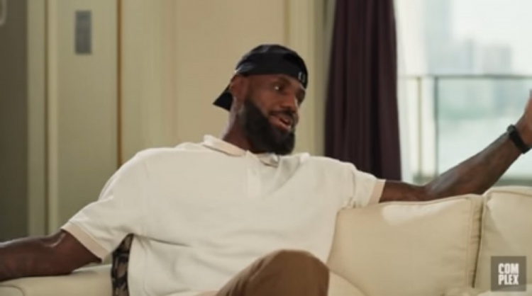 繼續(xù)征戰(zhàn)！詹姆斯：我沒在暗示任何事 退役正在臨近 但還不是現(xiàn)在