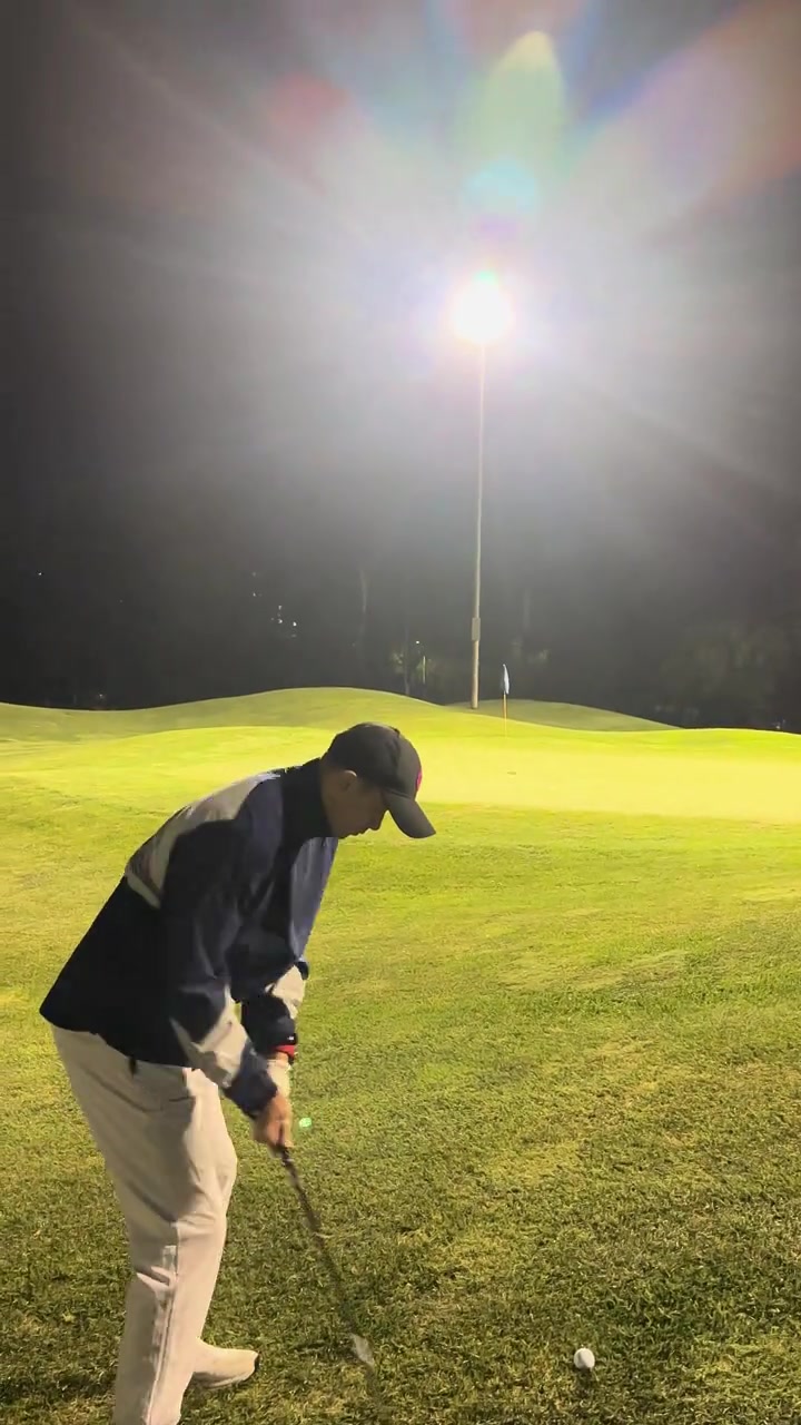 趙繼偉打高爾夫：隨手拍到一個原聲鳥切！有點過于興奮了