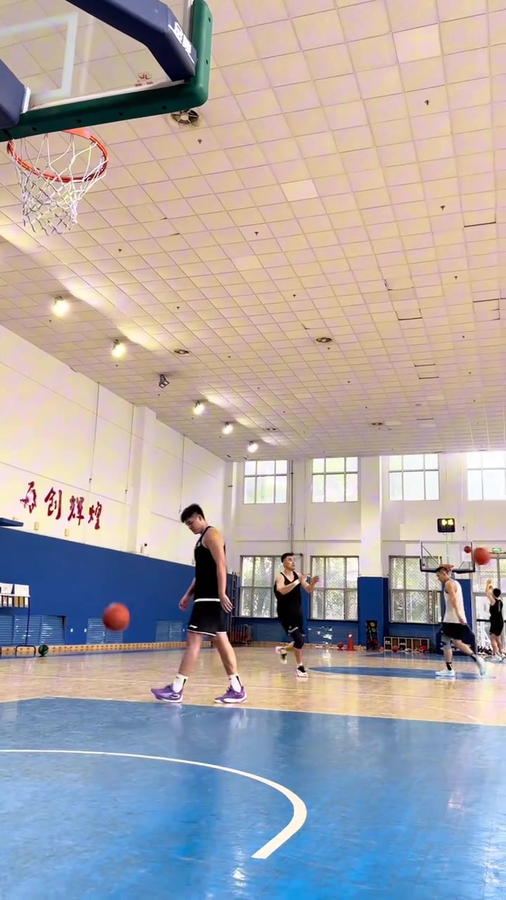 付豪&張陳治鋒&吳昌澤等出鏡！遼籃最新訓(xùn)練視頻：內(nèi)線球員訓(xùn)練中