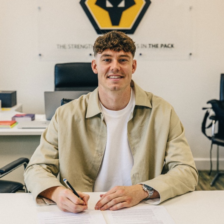 官方：狼隊與前鋒拉爾森續(xù)約五年，并附帶1年的續(xù)約選項