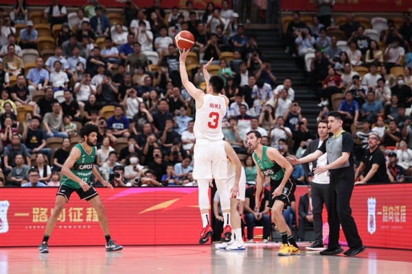 去年今天：胡明軒三分穿云箭壓哨絕殺 中國(guó)熱身賽復(fù)仇尤文圖特