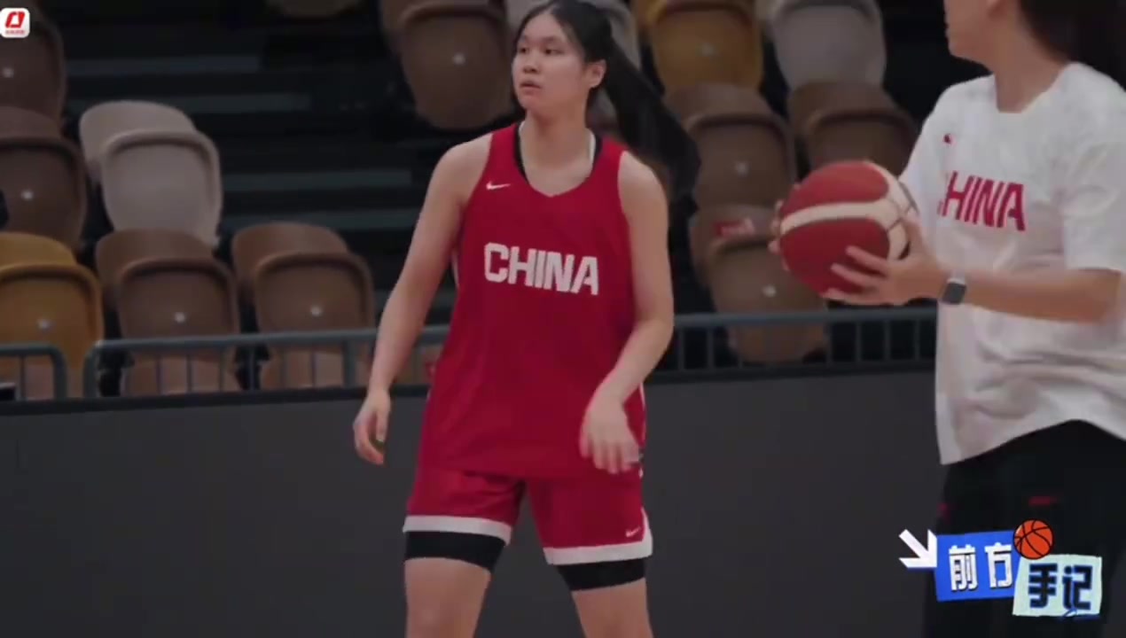 田媛媛：有看到評論區(qū)說我長得像趙巖昊 也有人說我像林高遠(yuǎn)