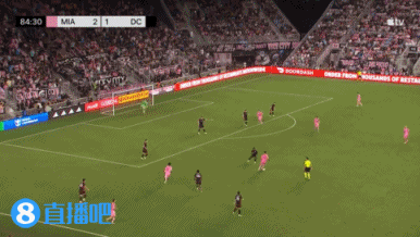 輕松寫意！梅西遠(yuǎn)射梅開二度本場2射1傳，聯(lián)賽22場已22球10助