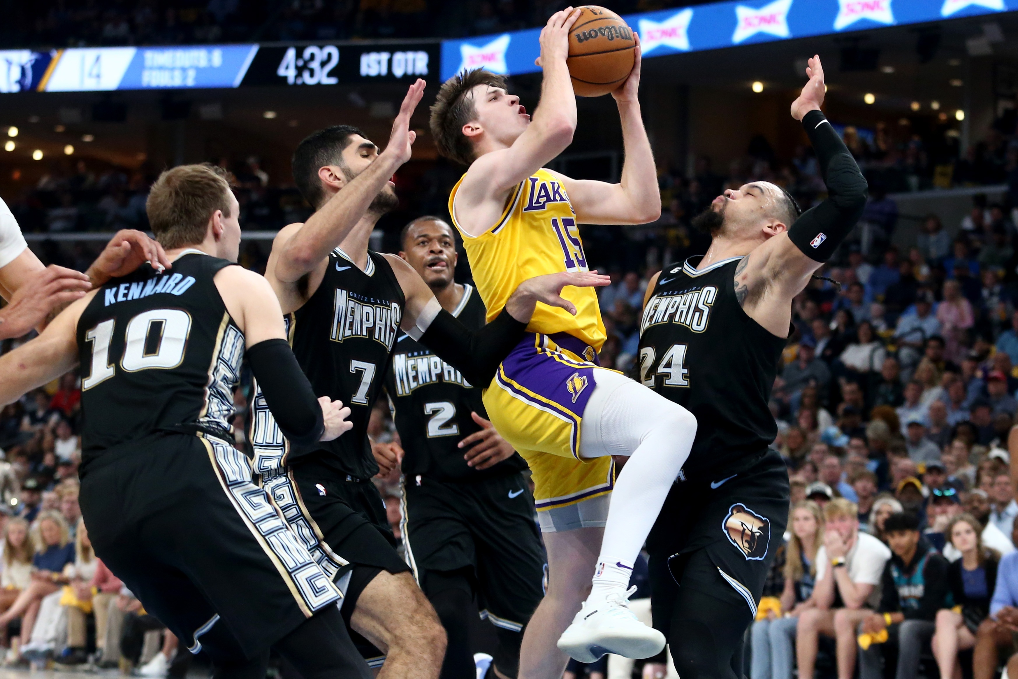 最想重溫哪場(chǎng)比賽？里夫斯：對(duì)陣灰熊的季后賽生涯首秀