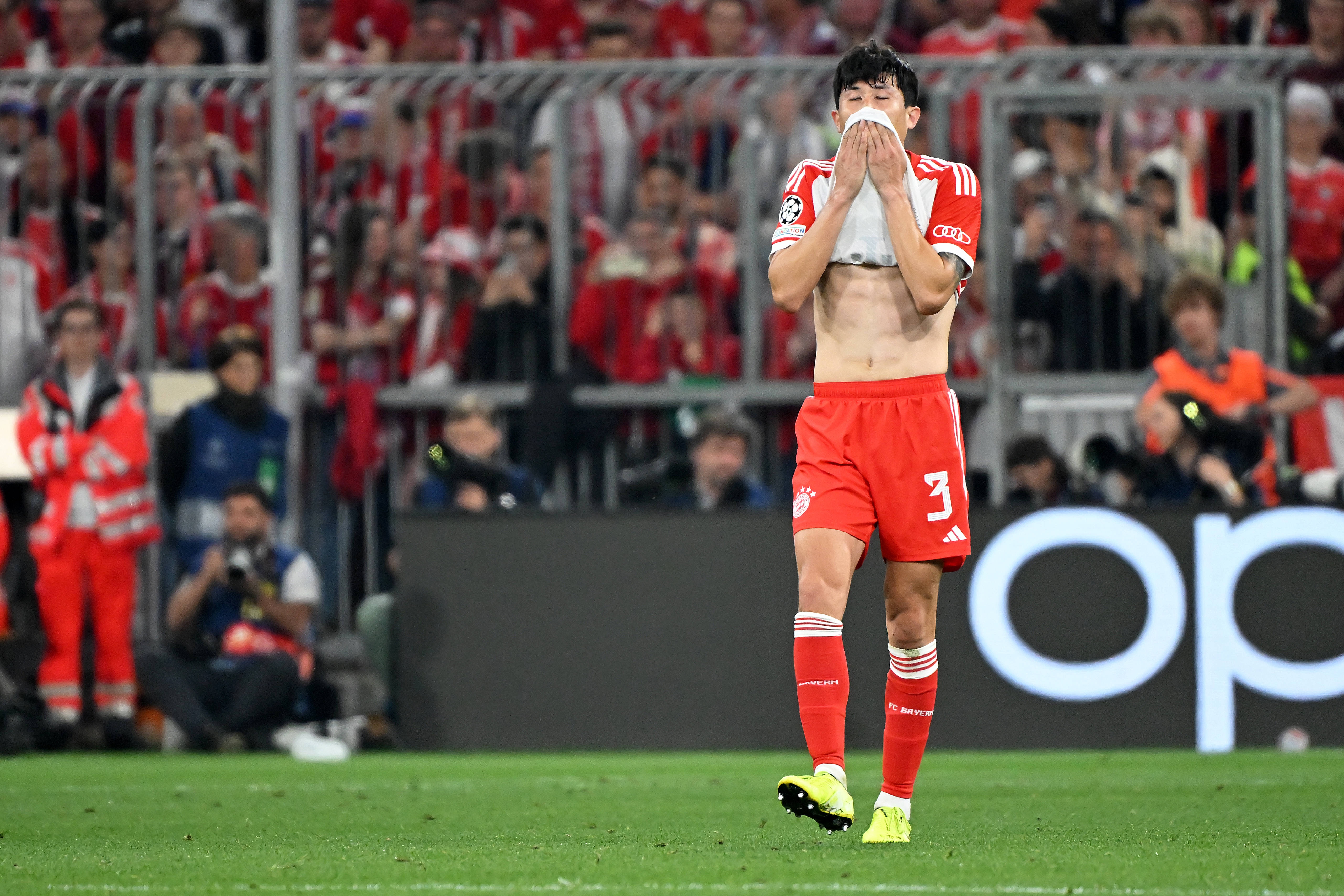 踢球者：金玟哉沒有大礙，未來幾天可以進(jìn)行恢復(fù)訓(xùn)練