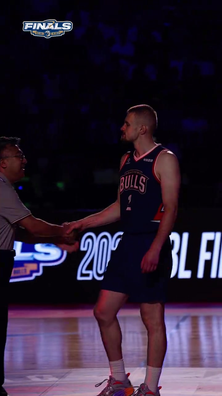 恭喜厄特爾以場均2搶斷的出色表現(xiàn) 榮膺2025賽季常規(guī)賽搶斷王！