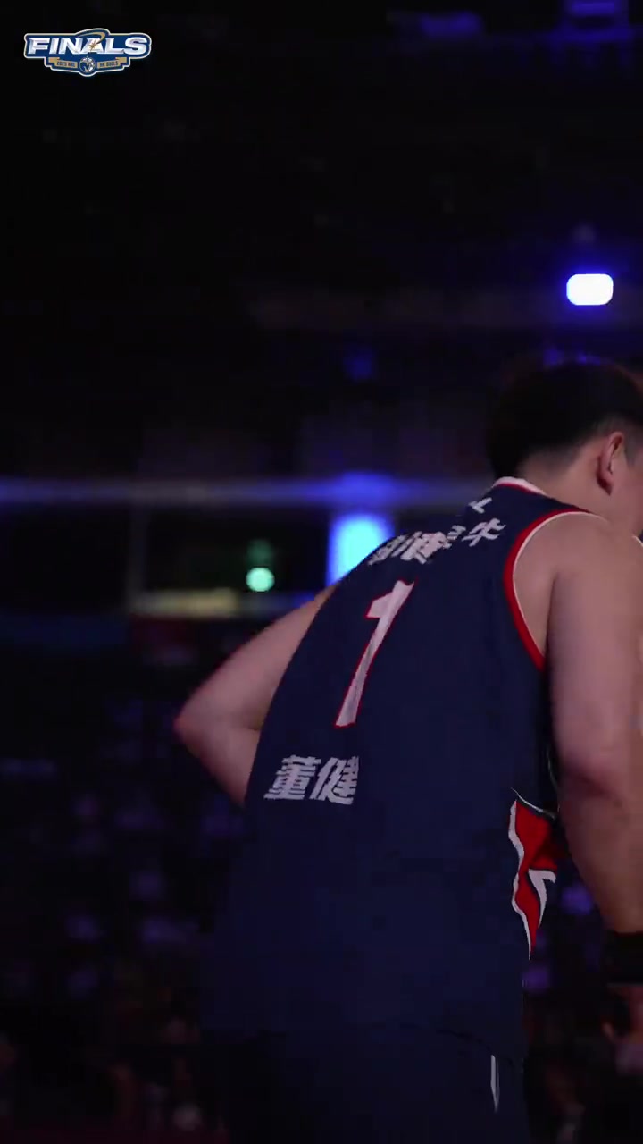 恭喜董健榮獲2025賽季常規(guī)賽MVP及三分王！