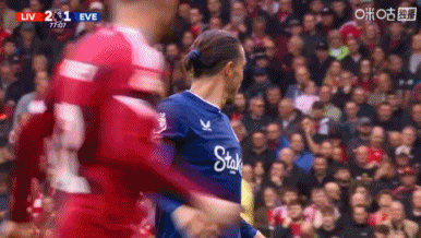 前裁判：霍爾因快發(fā)任意球吃黃牌完全是無(wú)稽之談，非常糟糕的執(zhí)法