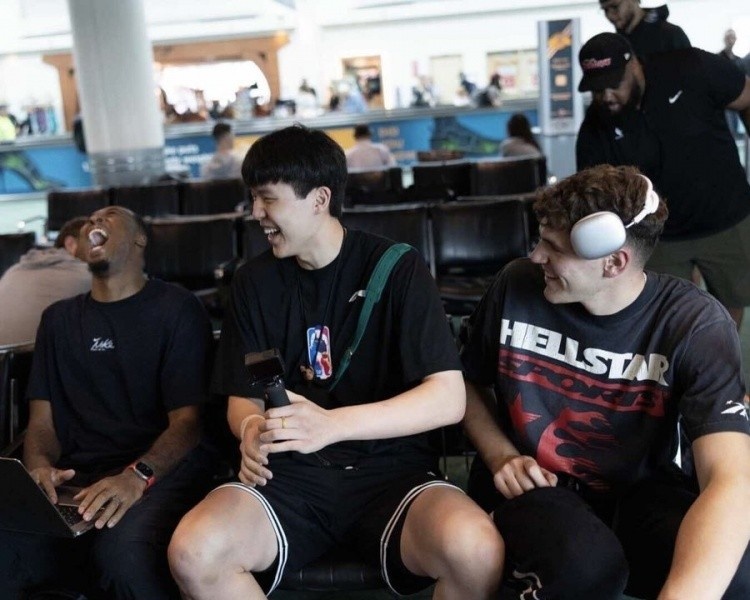 投票啦>>>拓記發(fā)問：楊瀚森能否入選下賽季最佳新秀陣容？