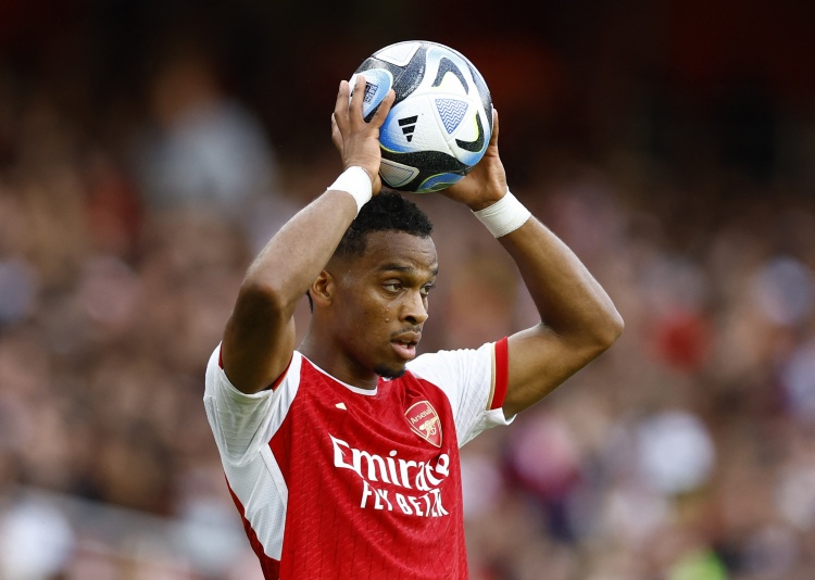 真的拼了！廷伯半場完成6次搶斷，超過阿森納其他隊友之和