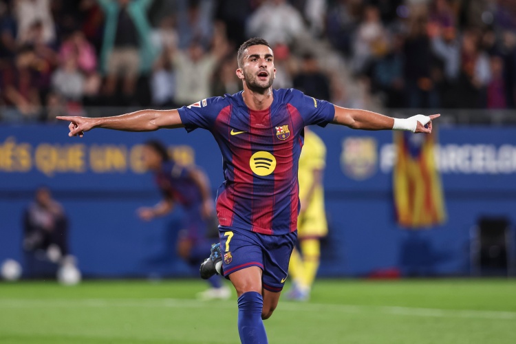 每體巴薩球員評(píng)分：費(fèi)蘭8分，拉菲尼亞、佩德里、奧爾莫等五人7分