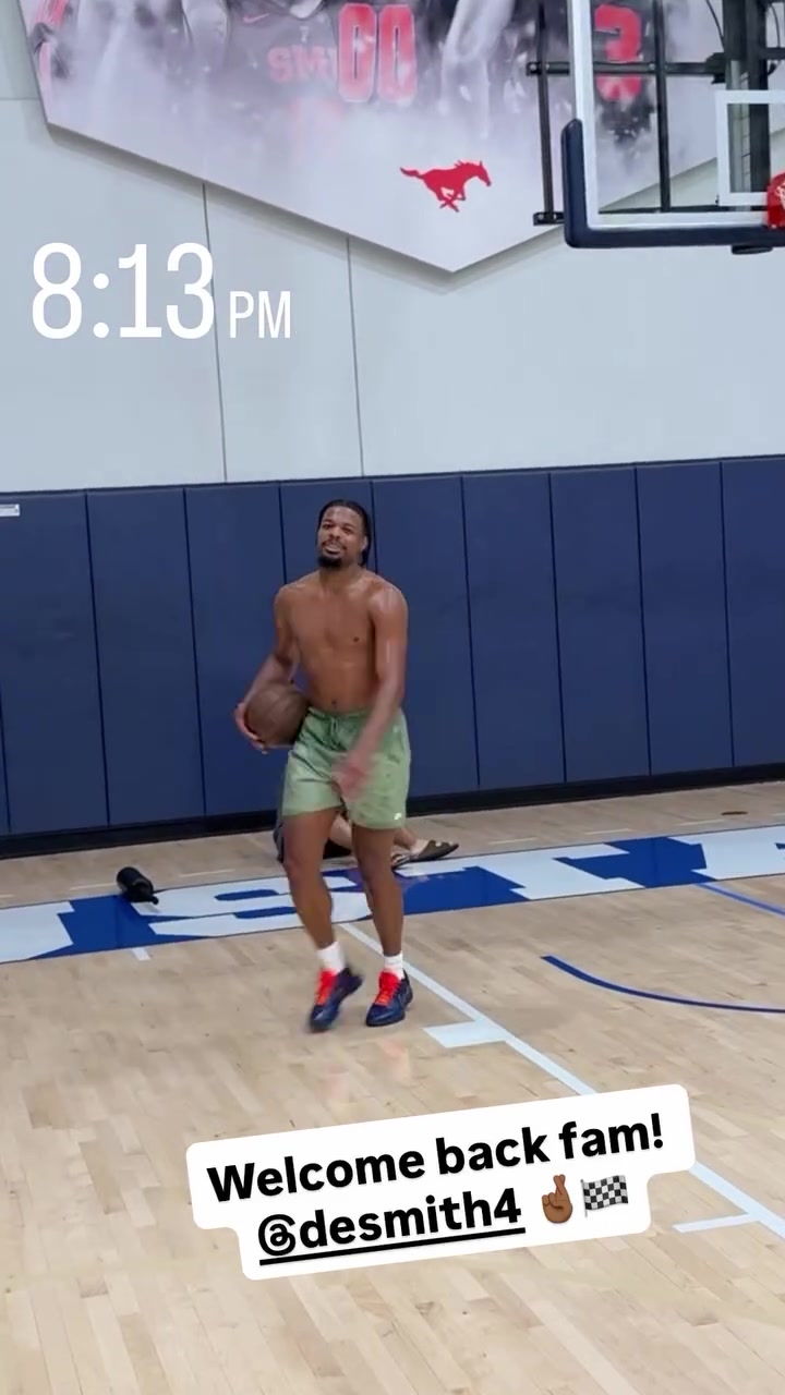 這身體挺勁爆！丹尼斯-史密斯完成雙手折疊轉(zhuǎn)身暴扣