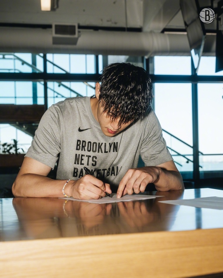 曾凡博：打中國賽意義非凡 我必須繼續(xù)努力為所有亞裔打破偏見