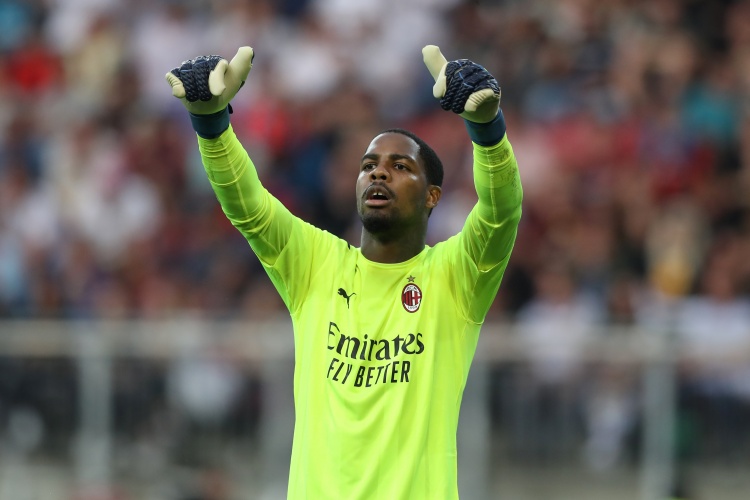 前曼晚主編：曼聯(lián)明夏仍考慮簽新一門，有意免簽邁尼昂并已接觸