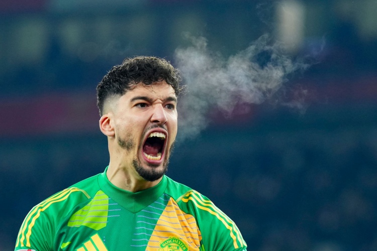 記者：曼聯(lián)的首發(fā)門將幾乎是英超最差的，索帥要為放棄亨德森負責